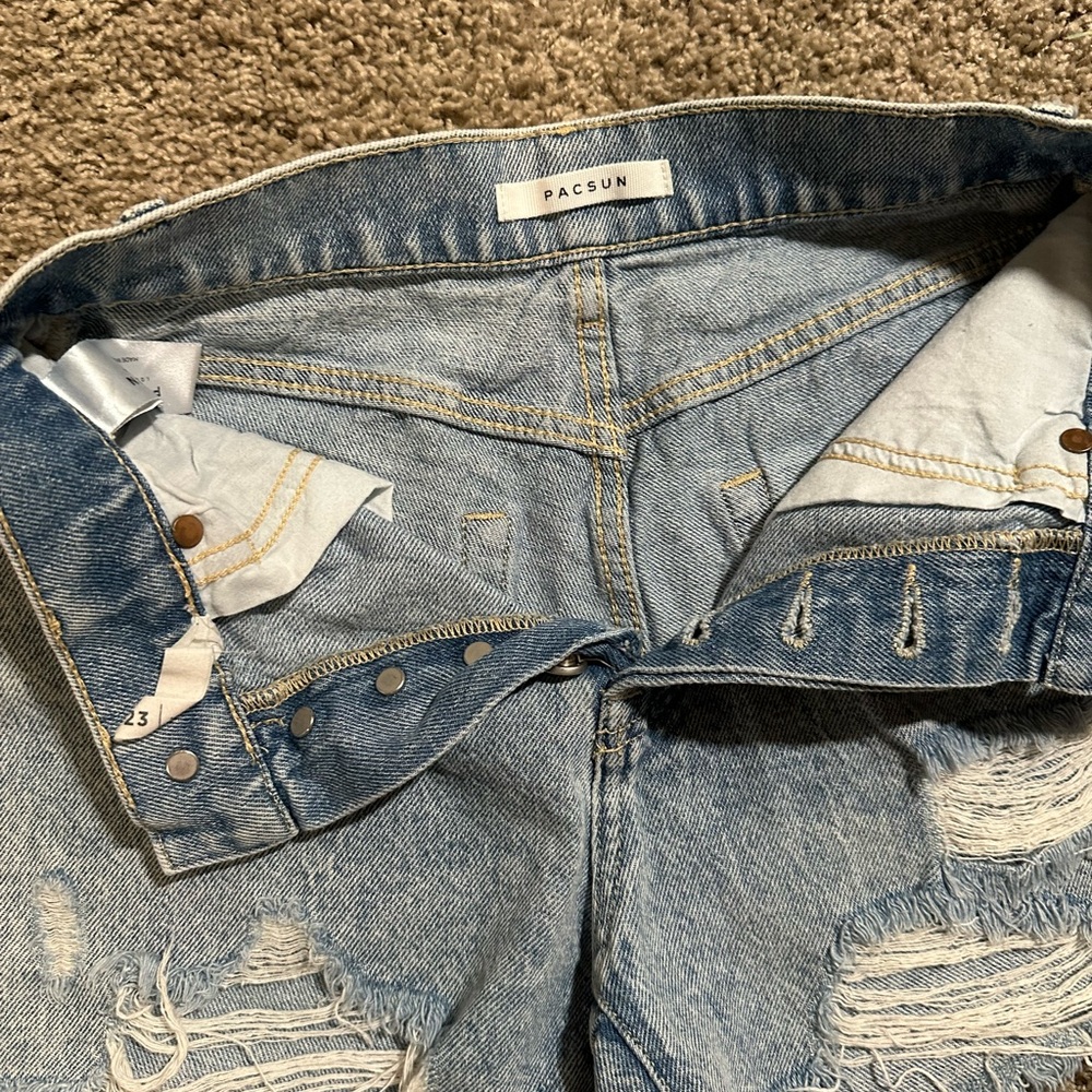 PacSun Light Wash High Rise Icon Denim Shorts - Picture 2 of 4